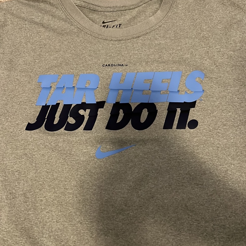 Nike Dri-Fit tee - Picture 2 of 3